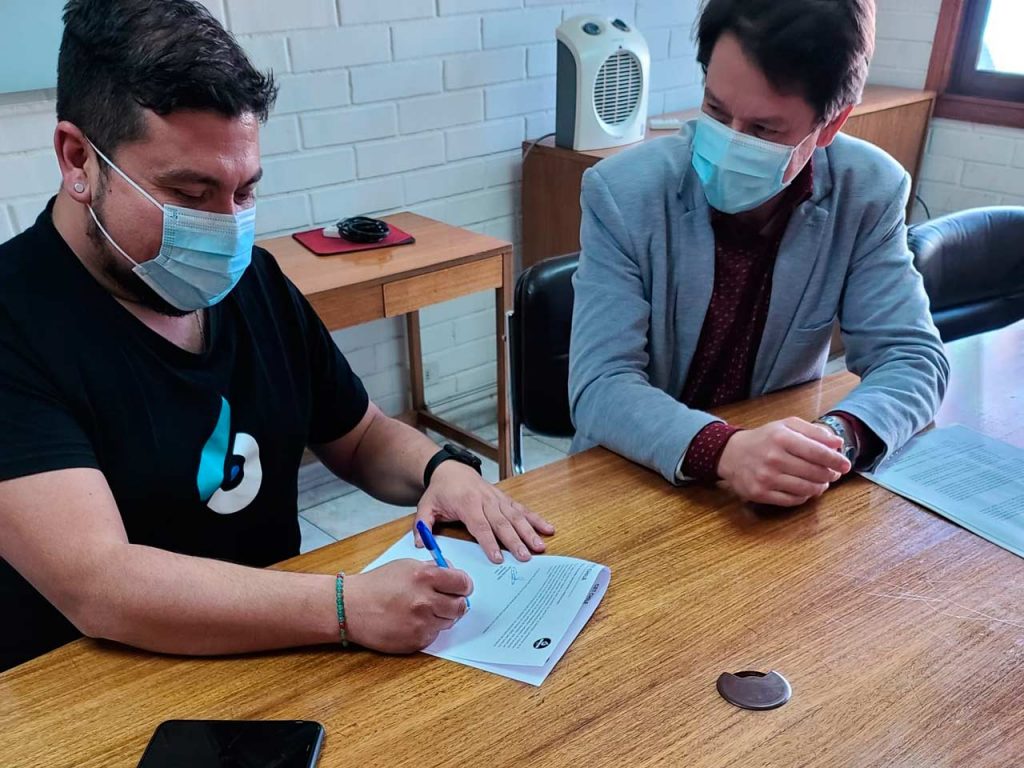 Firma de Convenio AWAKELAB - Corporación Educacional Tecnológica de ...