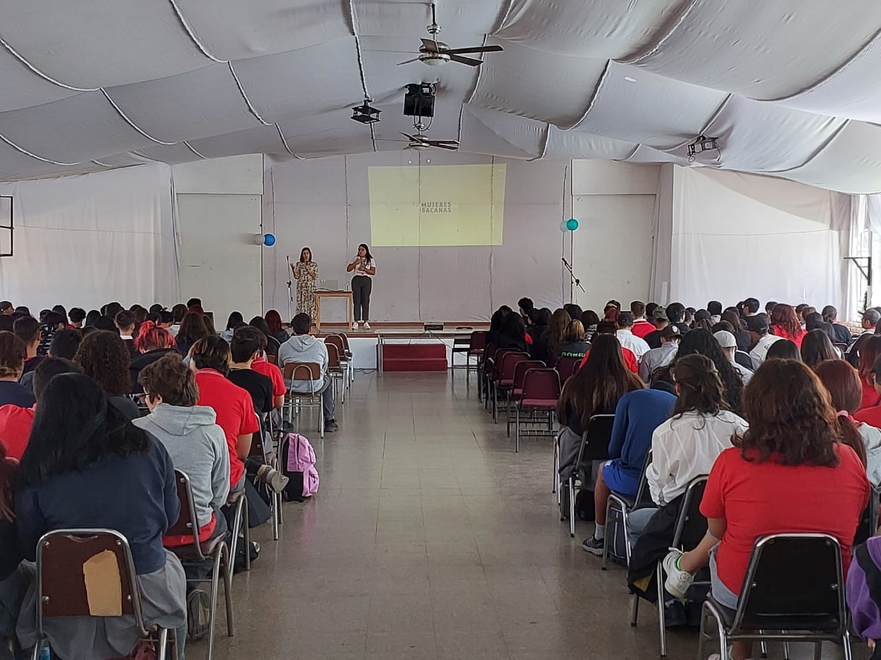 MUJERES BACANAS EN CET CHILE