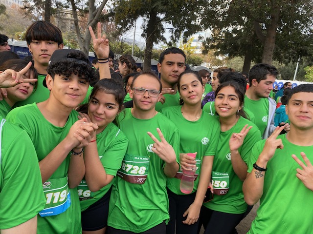 Estudiantes de CETCHILE en corrida escolar Milo 2023