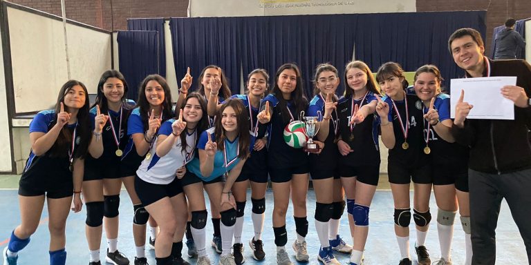 Copa CET Chile vóleibol - Primer lugar damas Colegio Santiago Evangelista