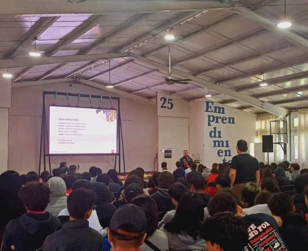 CET Chile realizó con éxito su Primer Seminario Tech 2025: Un Impulso a la certificación y la IA para estudiantes